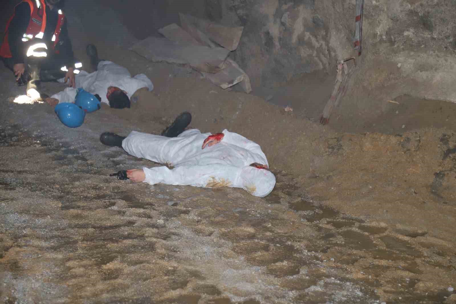 Maden ocağındaki göçük tatbikatı gerçeği aratmadı
