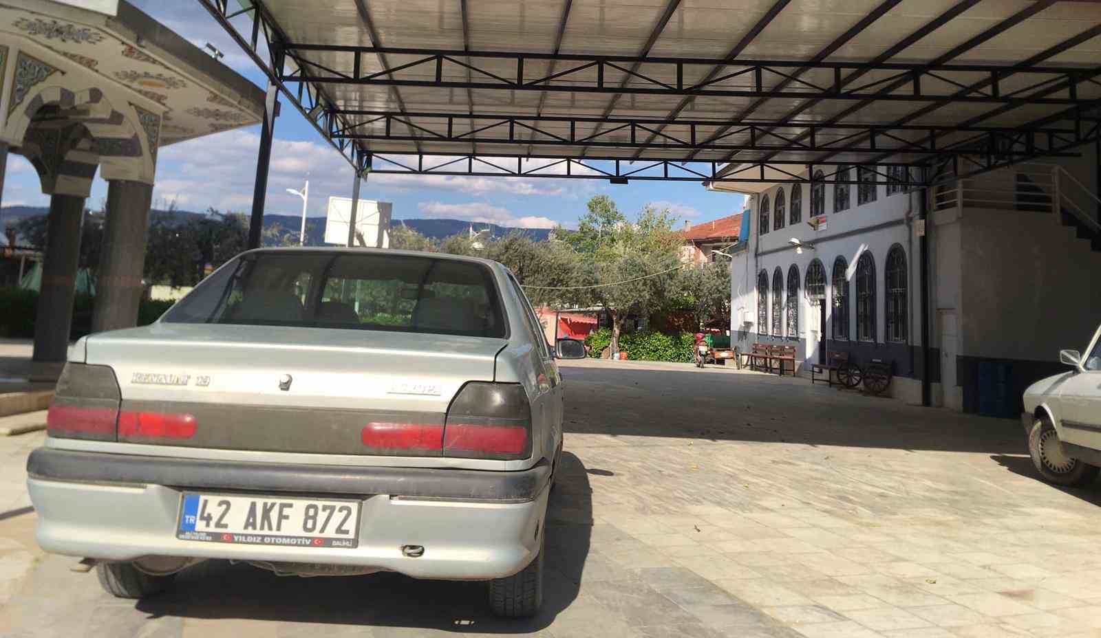 Mahalleli camileri için tek yürek oldu
