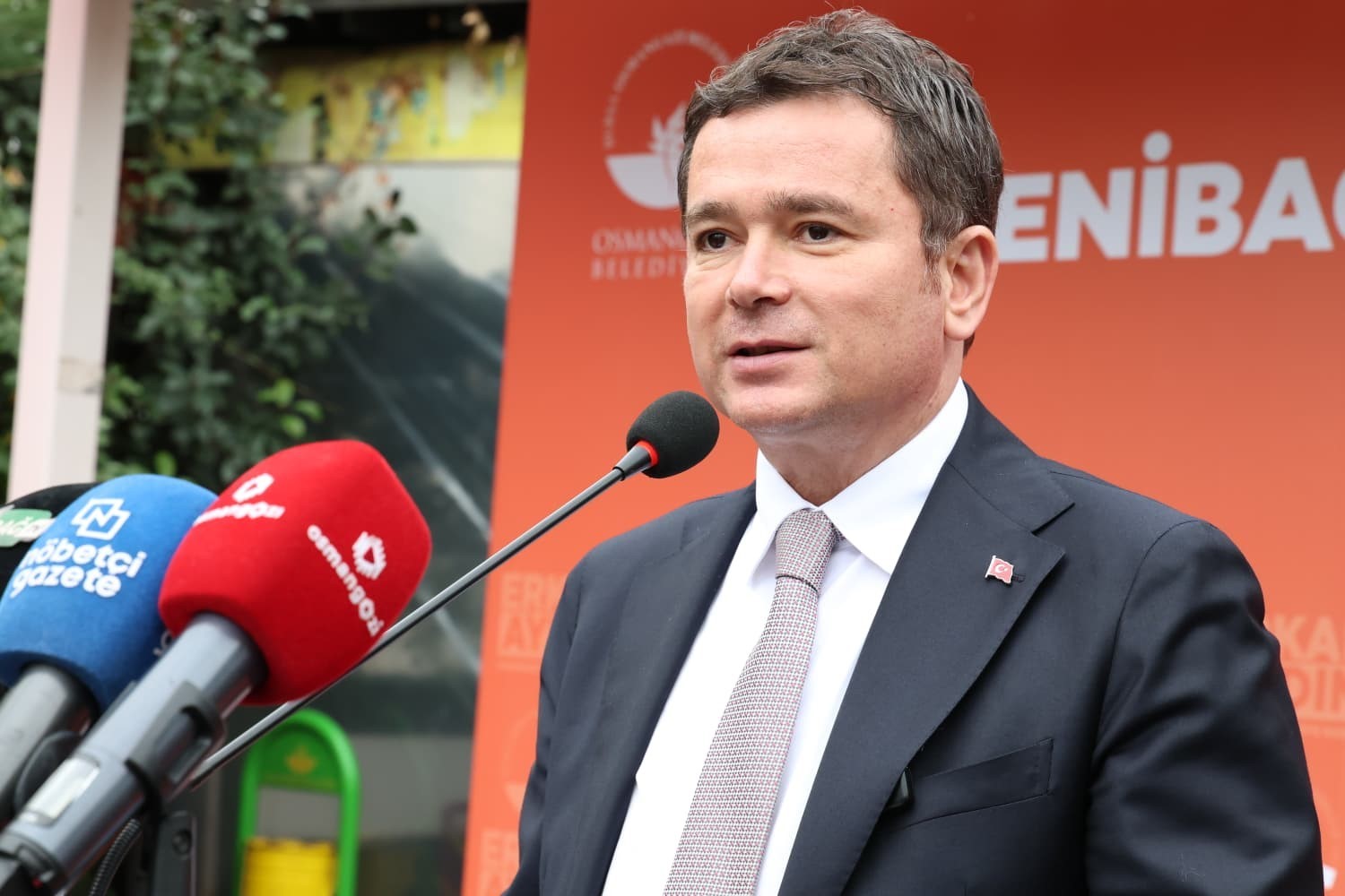 Mahalleli talep etti, Başkan Aydın hemen yerine getirdi
