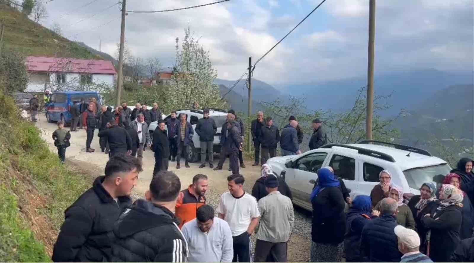 Mahkeme kararına rağmen yapılmak istenen sondaja köylüler müdahale etti
