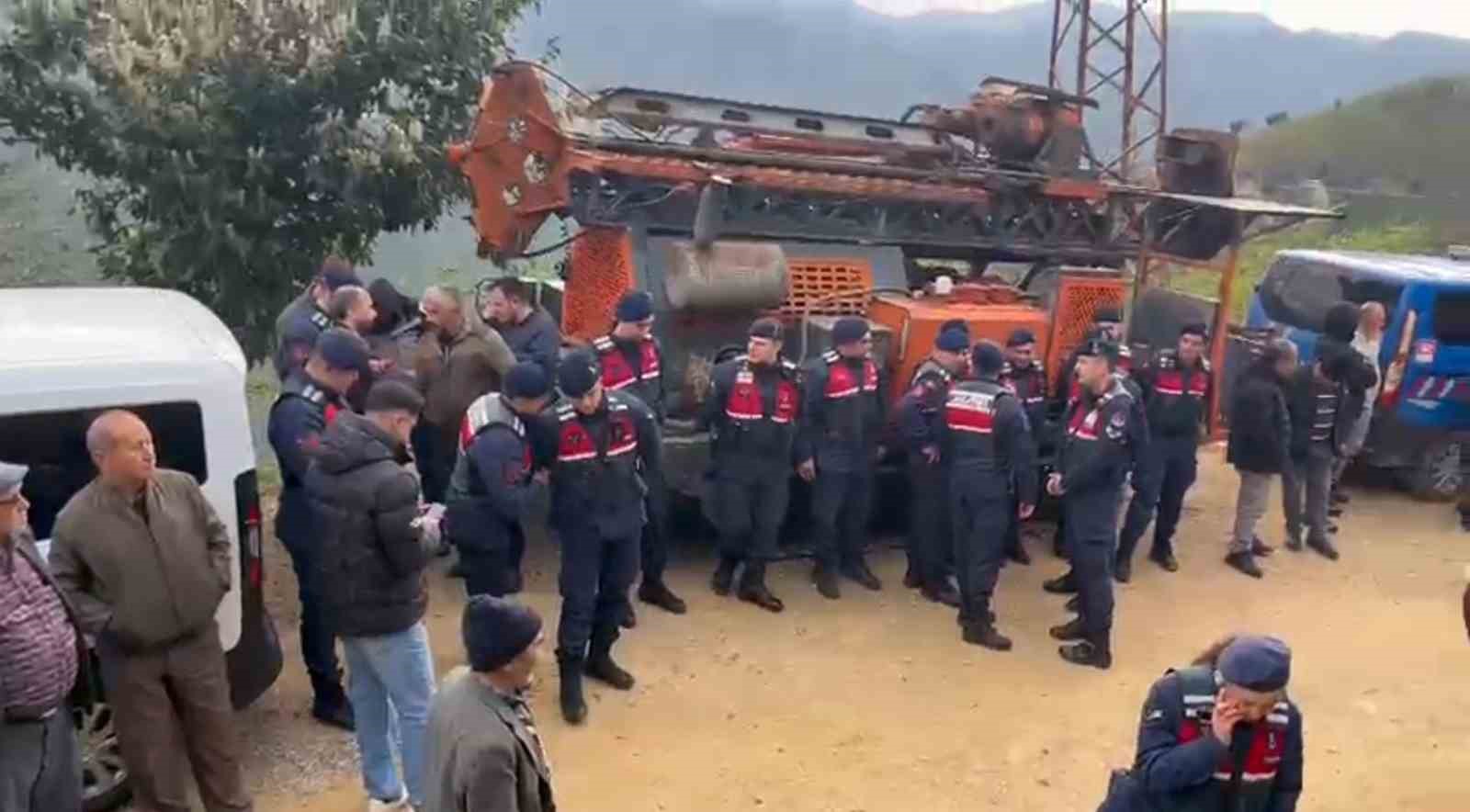 Mahkeme kararına rağmen yapılmak istenen sondaja köylüler müdahale etti
