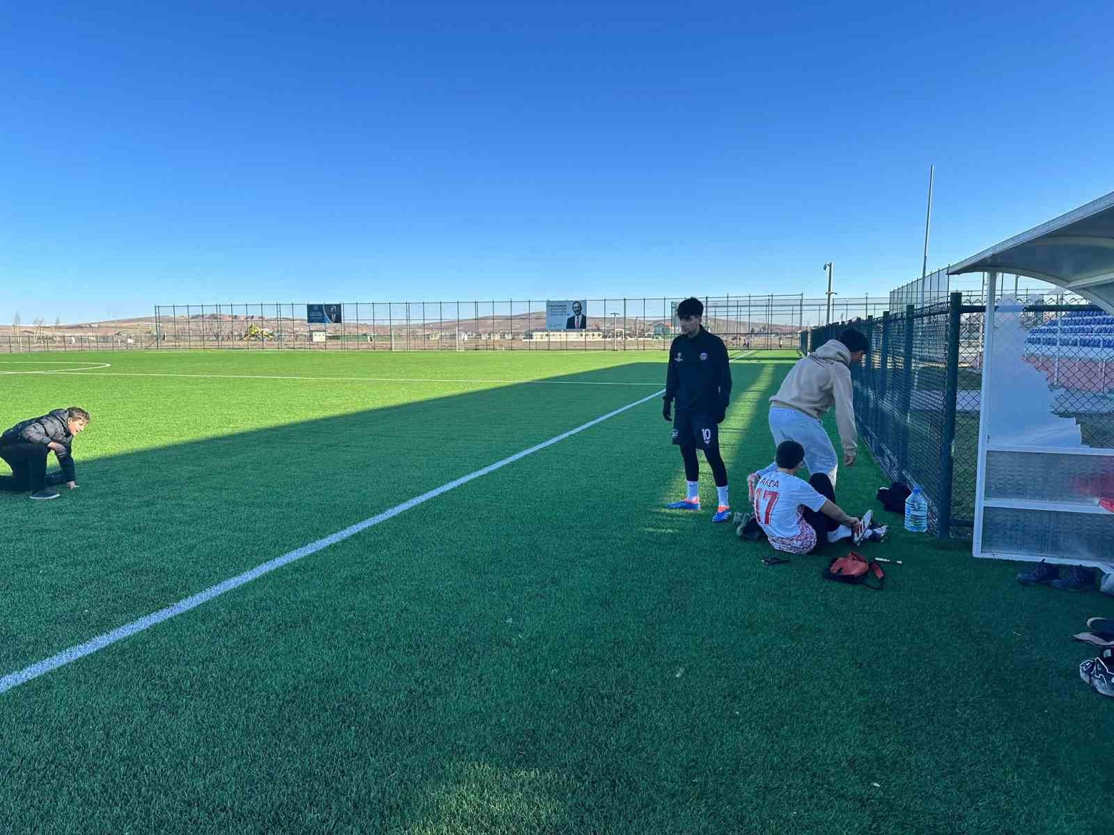 Mahmudiye’deki spor tesisleri hizmet veriyor
