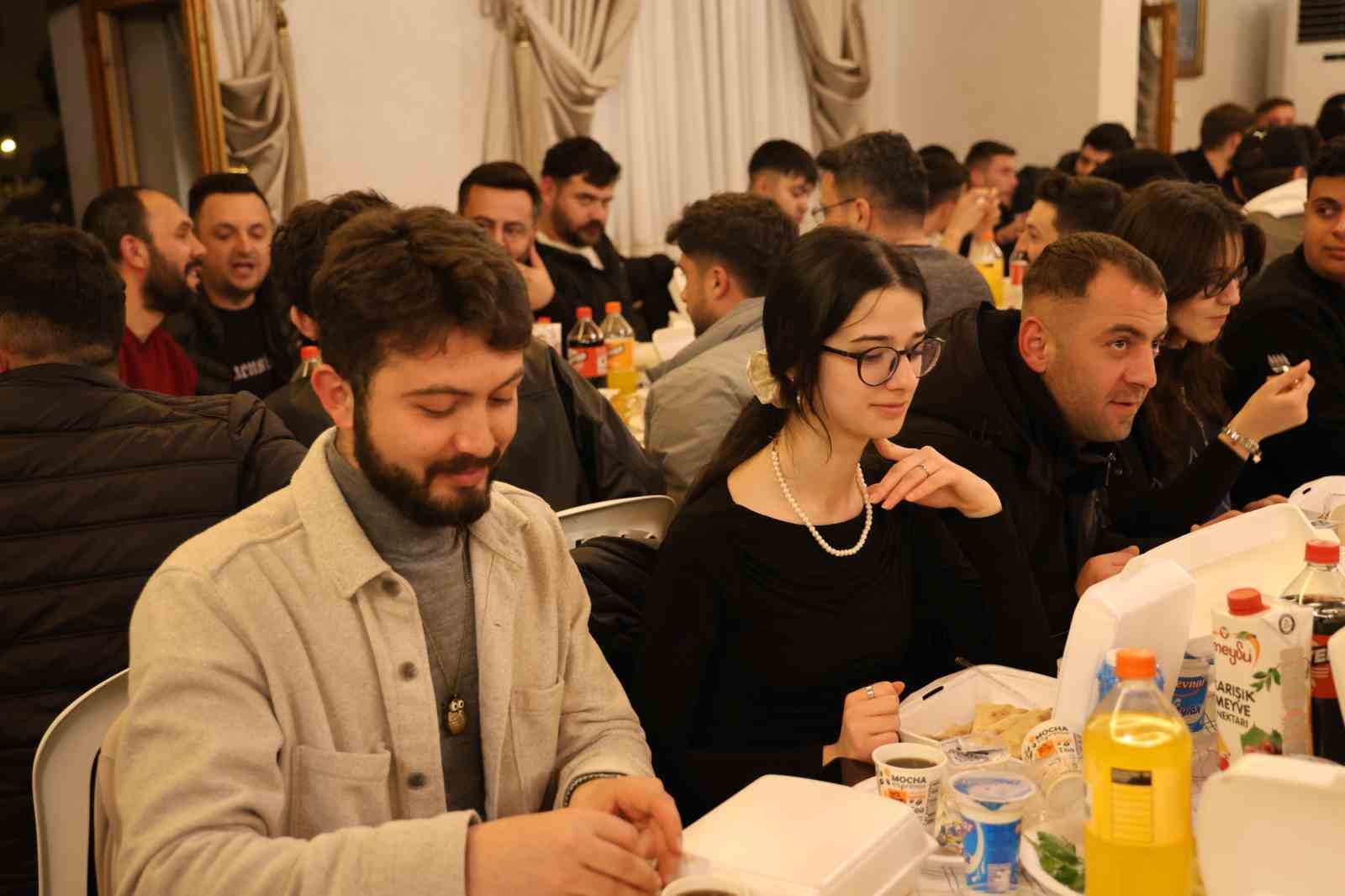 Makam odasında sahur geleneği
Makam odasında sahur geleneği