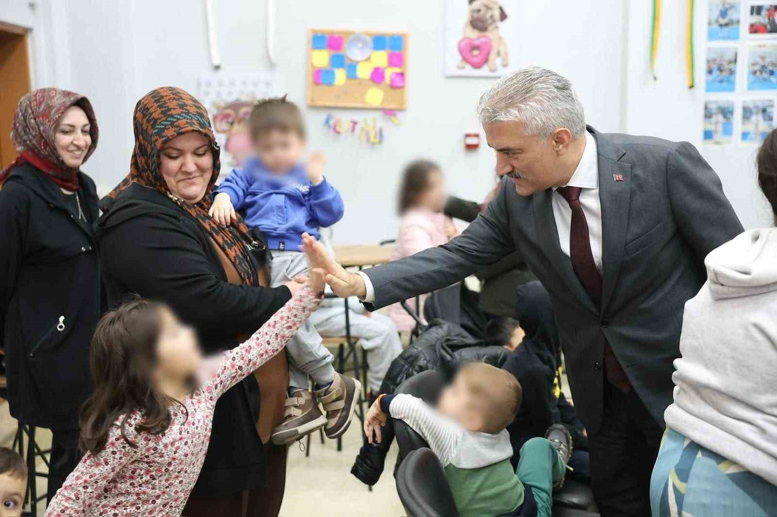 Makas ailesi sevgi evlerindeki çocuklarla bir araya geldi
