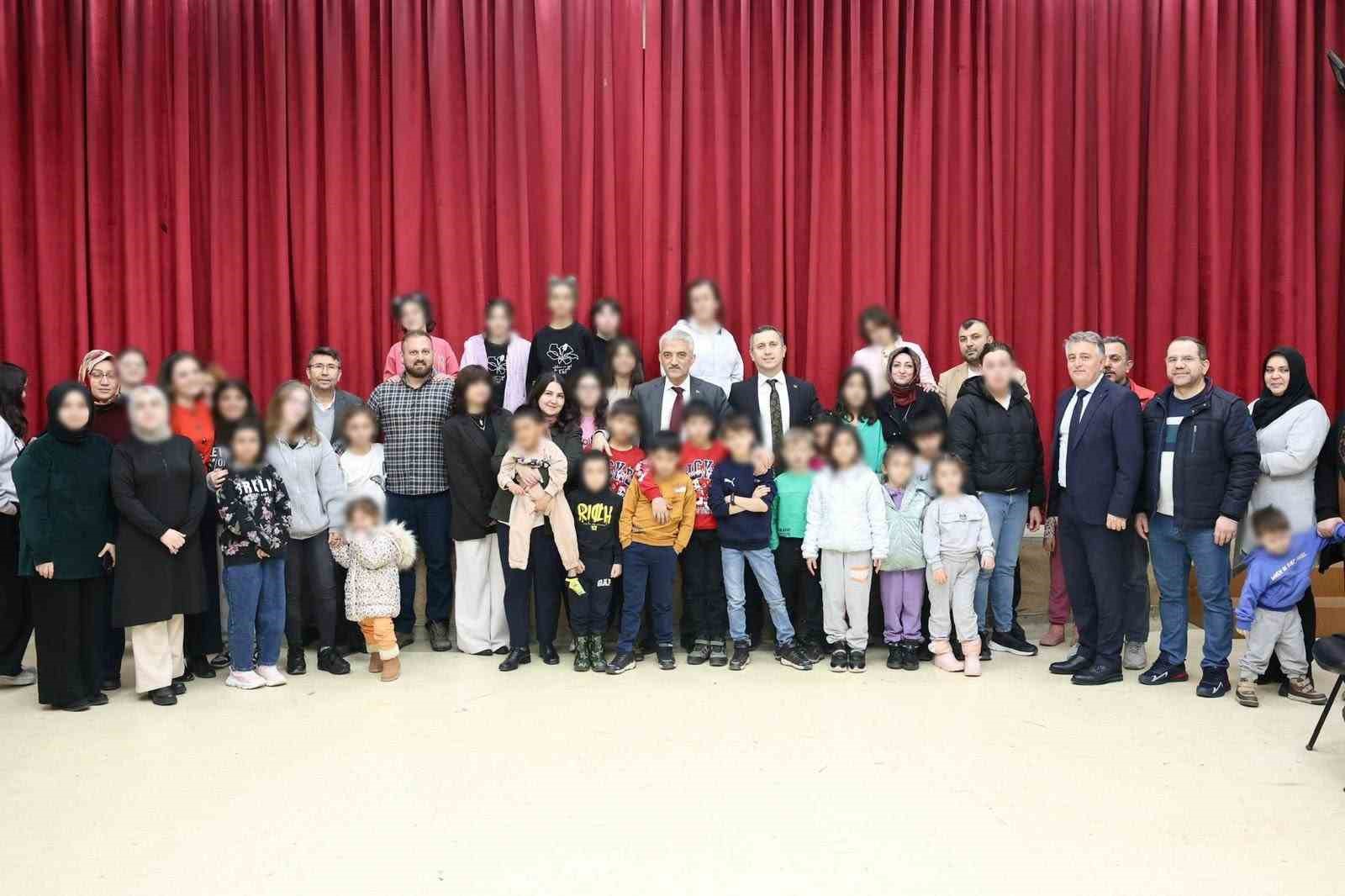 Makas ailesi sevgi evlerindeki çocuklarla bir araya geldi
