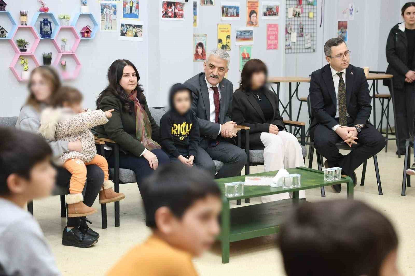 Makas ailesi sevgi evlerindeki çocuklarla bir araya geldi
