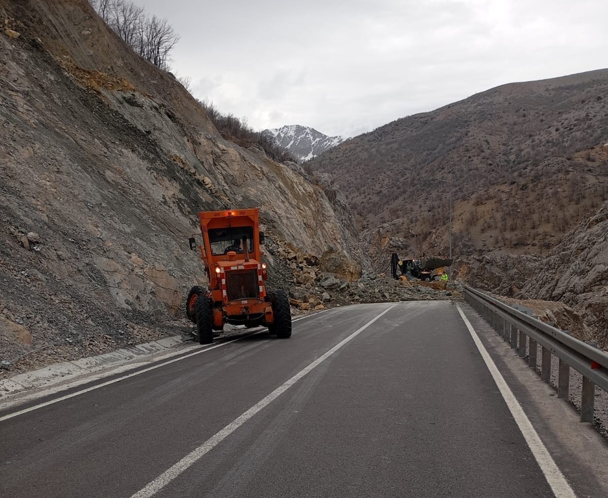 Malatya-Adıyaman yolunda heyelan
