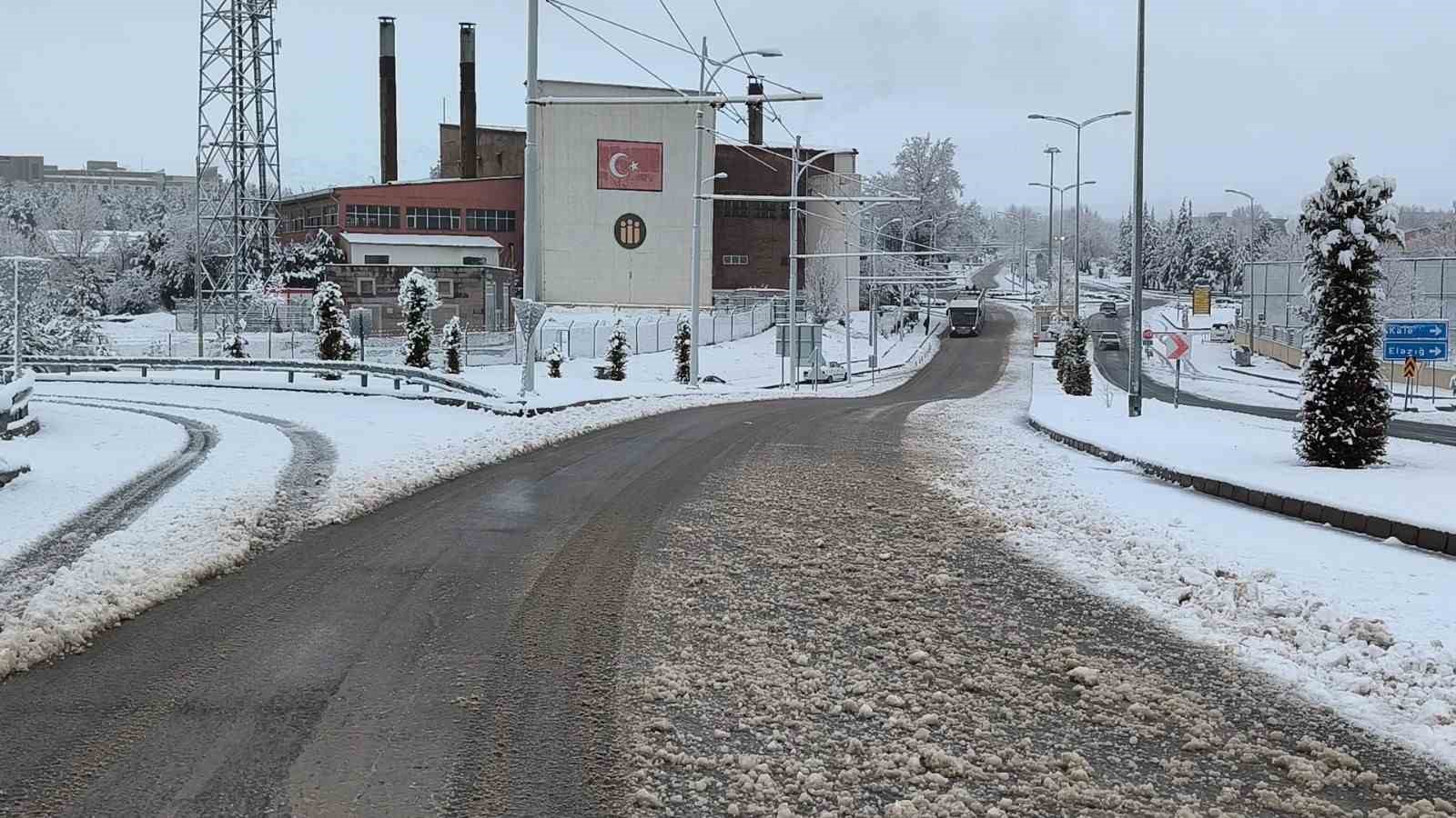 Malatya Büyükşehir Belediyesi’nde yoğun kar mesaisi
