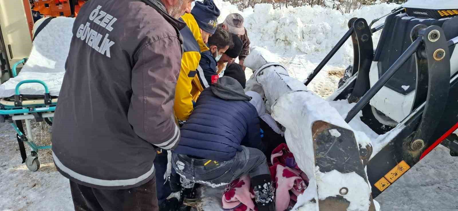 Malatya Büyükşehir Belediyesinin karla mücadele çalışmaları devam ediyor

