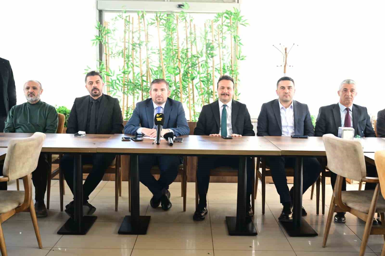 Malatya Yeşilyurtspor Başkanı Ramazan Ayhan: "Kurumsal kimliği olan bir kulüp inşa etmek için yola çıkıldı"
Malatya Yeşilyurtspor Başkanı Ramazan Ayhan: "Kurumsal kimliği olan bir kulüp inşa etmek için yola çıkıldı"