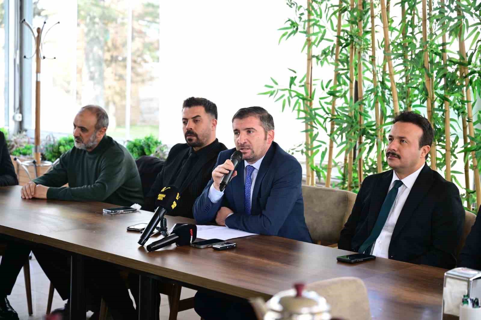 Malatya Yeşilyurtspor Başkanı Ramazan Ayhan: "Kurumsal kimliği olan bir kulüp inşa etmek için yola çıkıldı"
Malatya Yeşilyurtspor Başkanı Ramazan Ayhan: "Kurumsal kimliği olan bir kulüp inşa etmek için yola çıkıldı"