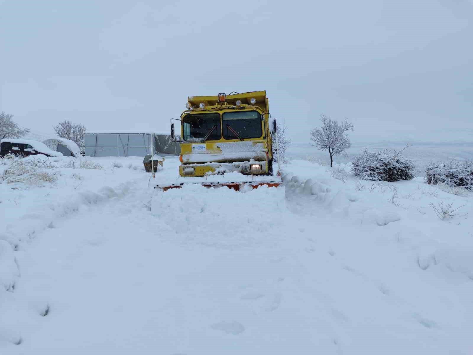 Malatya’da 136 kırsal mahalle yolu kapalı
Malatya’da 136 kırsal mahalle yolu kapalı