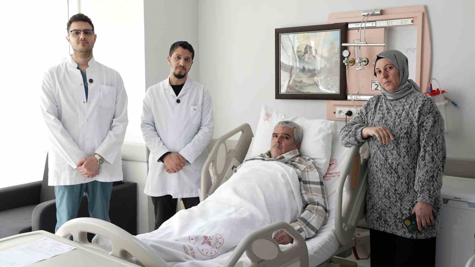 Malatya’da 20 santimetrelik kitle kapalı yöntemle çıkarıldı
Malatya’da 20 santimetrelik kitle kapalı yöntemle çıkarıldı