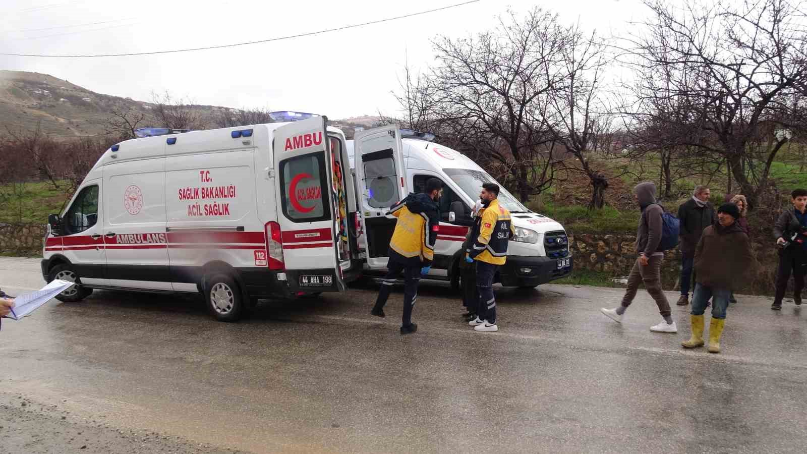 Malatya’da 5 araçlı zincirleme kaza: 4 yaralı
