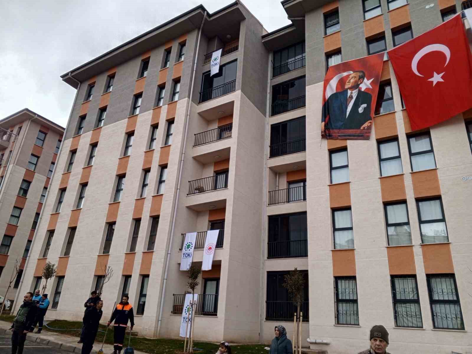 Malatya’da 79 bin hak sahibine anahtarları teslim edildi
