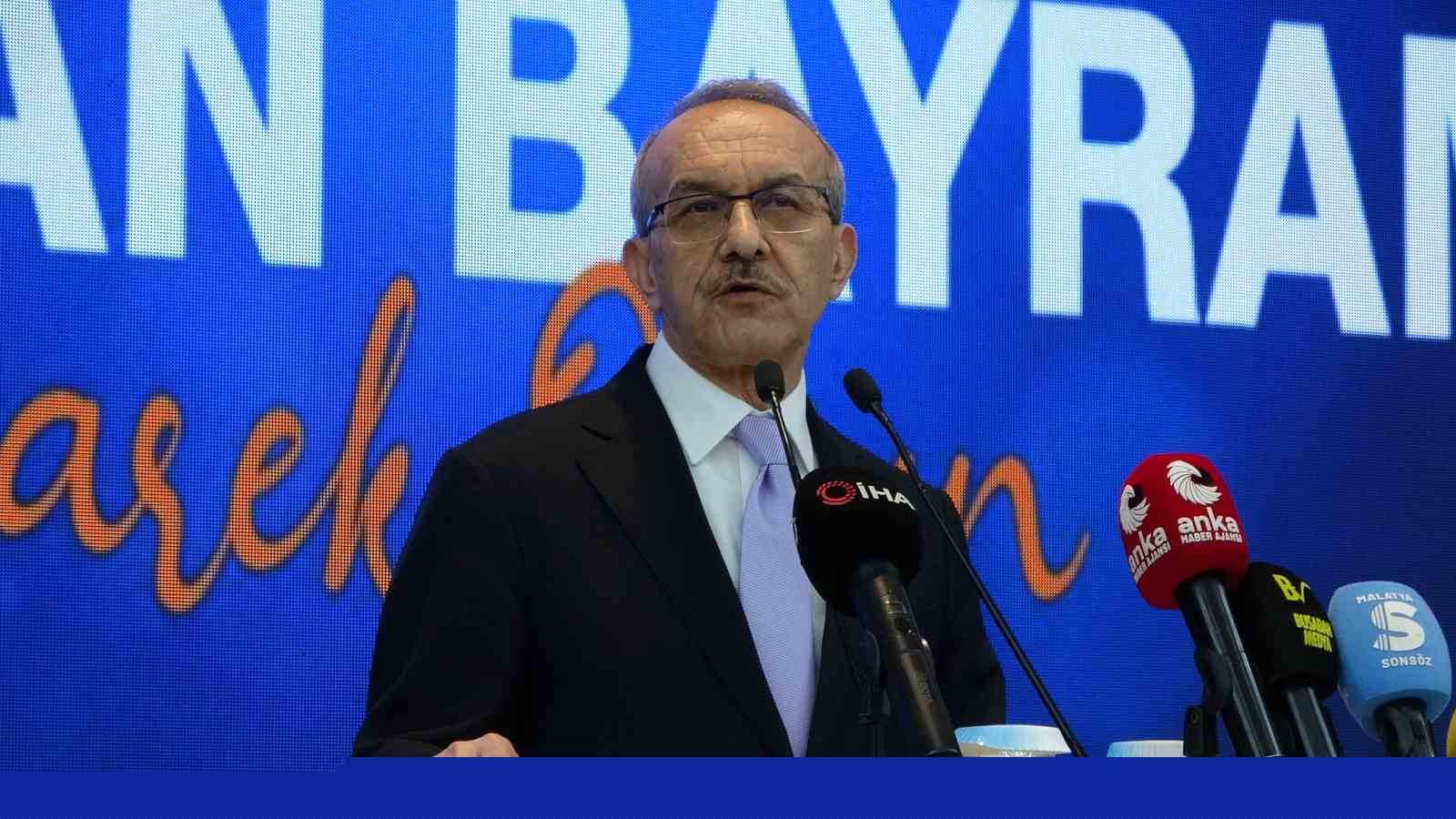 Malatya’da bayramlaşma programına yoğun katılım
Malatya’da bayramlaşma programına yoğun katılım