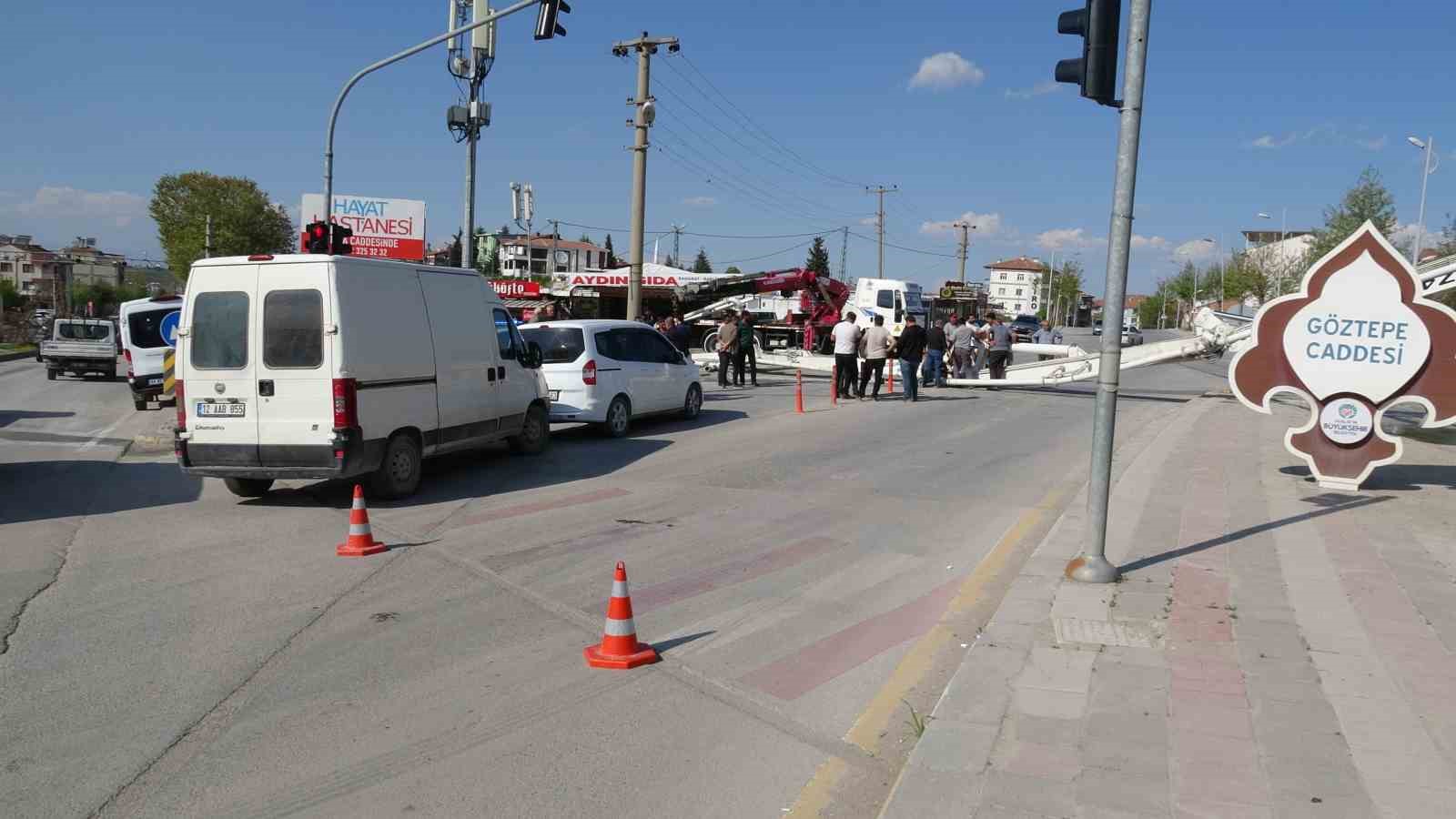 Malatya’da beton pompası devrildi, faciadan dönüldü
