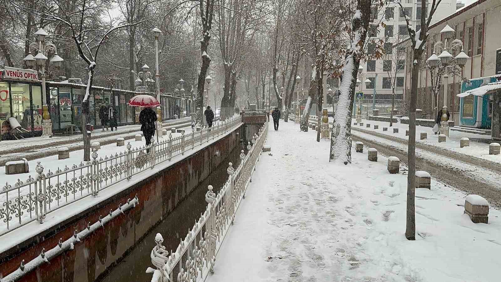 Malatya’da eğitime kar engeli
