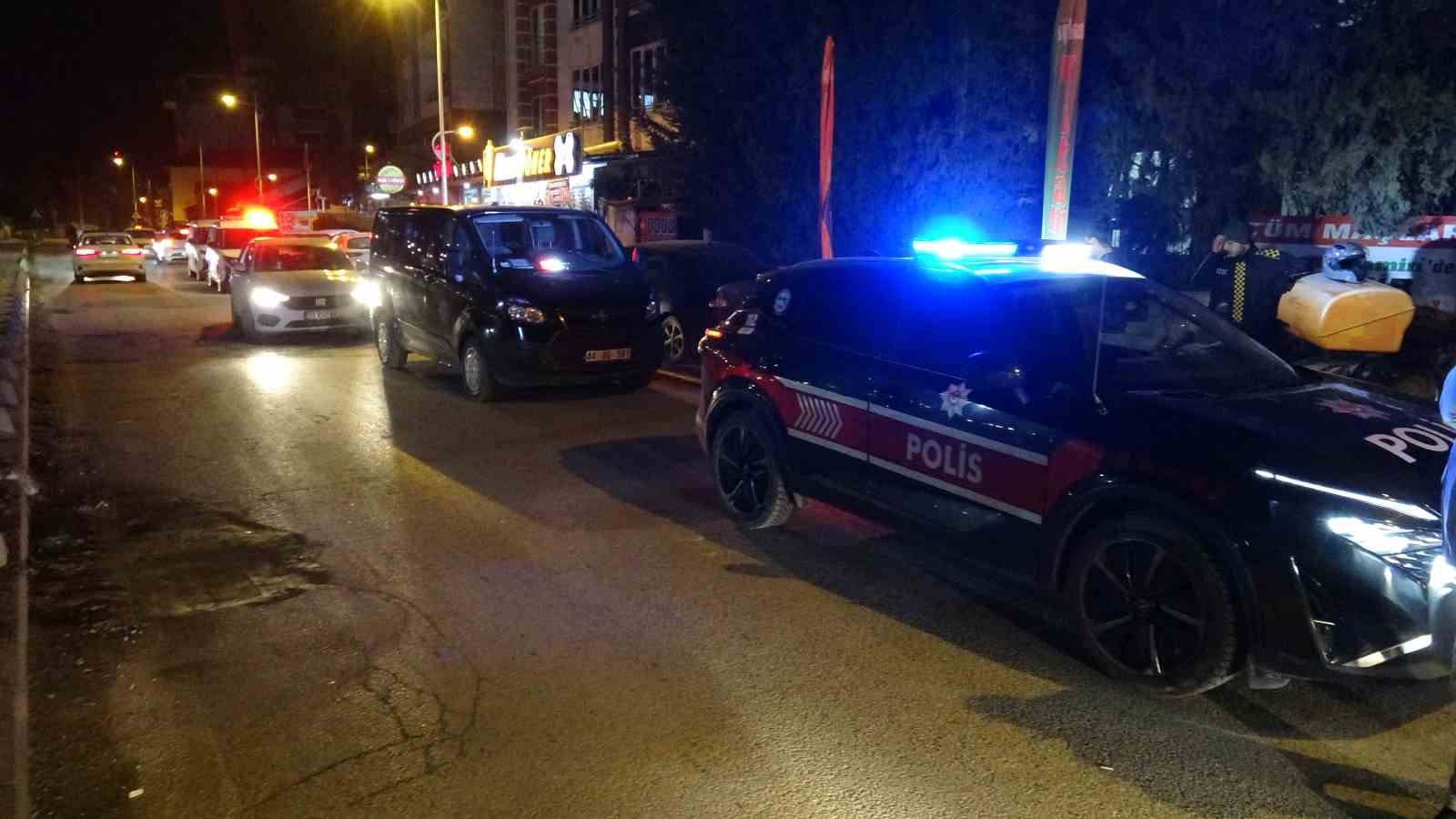 Malatya’da husumetlilerin kavgası kanlı bitti: 1 yaralı
