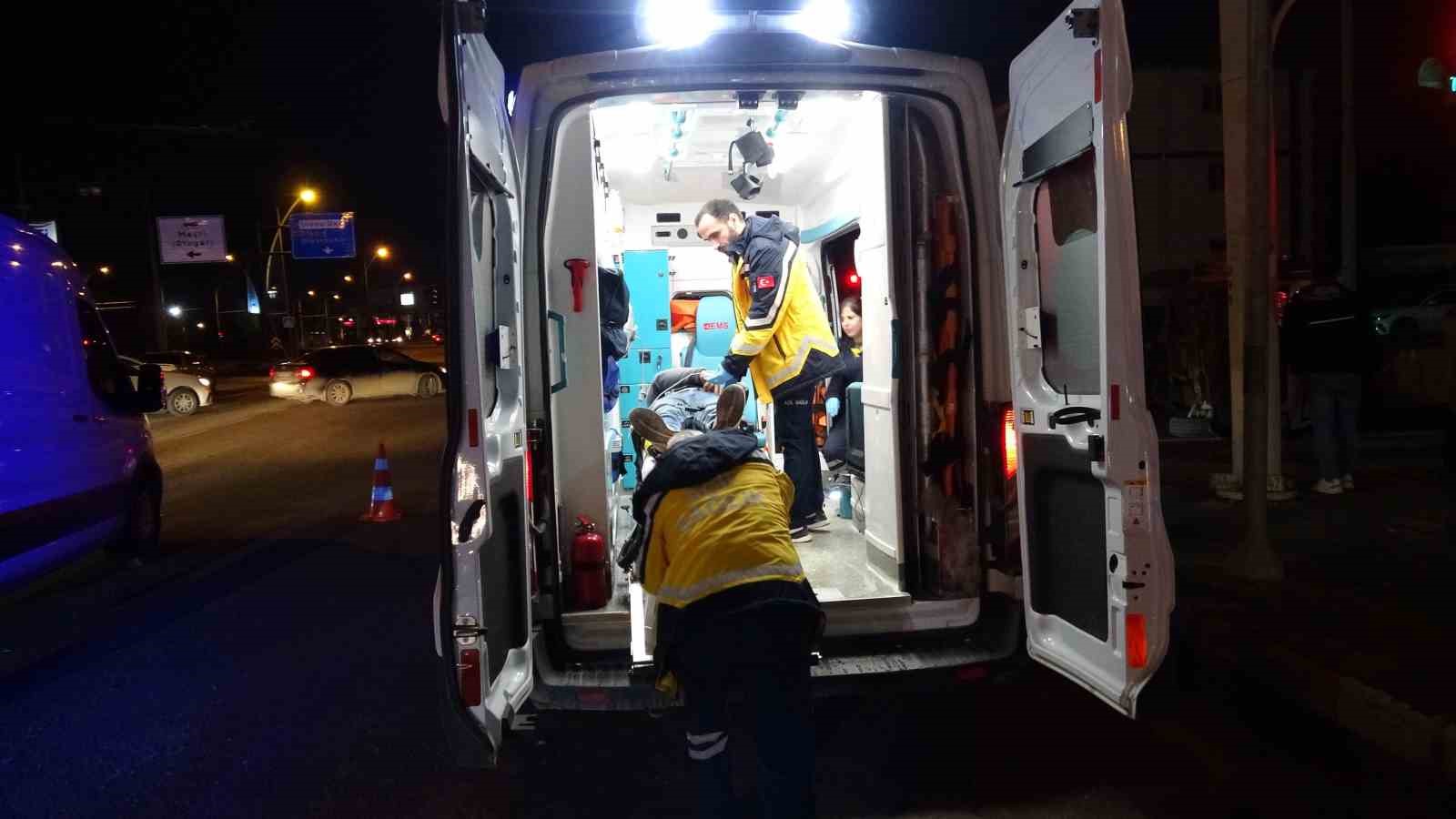 Malatya’da kamyonetin devrilme anı kamerada
