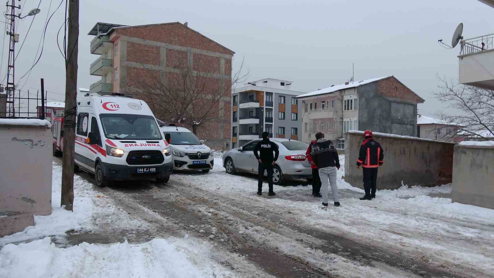 Malatya’da karı-koca doğalgazdan zehirlenme şüphesiyle hastaneye kaldırıldı
