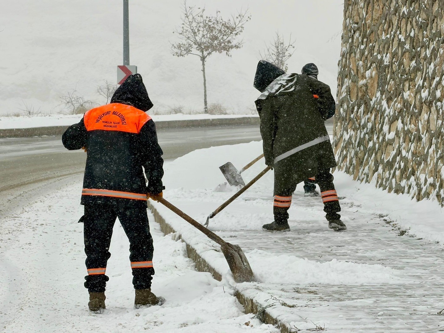 Malatya’da karla mücadele sürüyor
