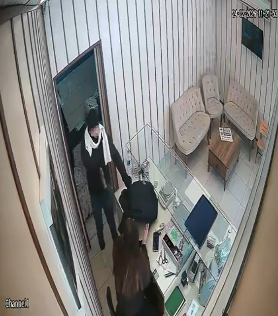 Malatya’da kuyumcu soygunu girişimi kamerada
