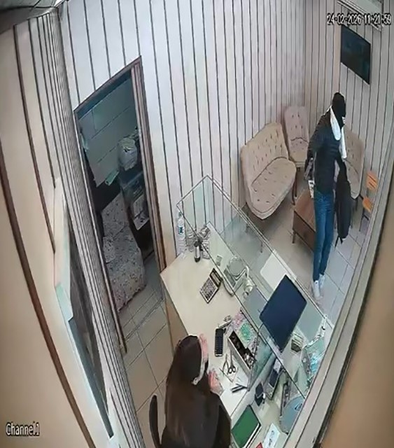 Malatya’da kuyumcu soygunu girişimi kamerada
