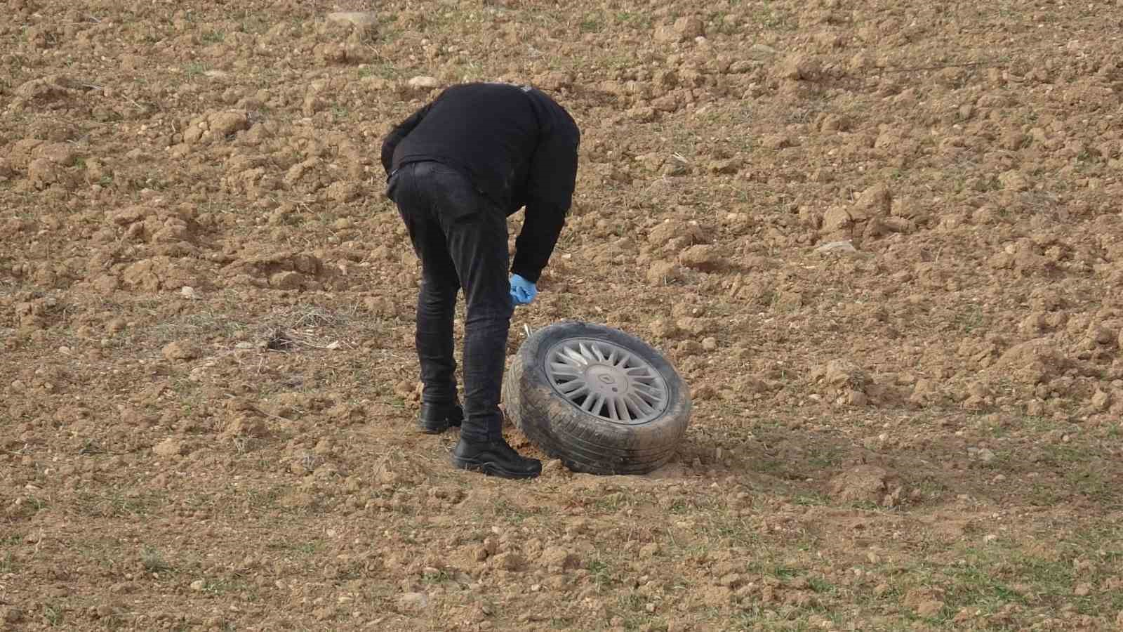 Malatya’da lastiği patlayan otomobil şarampole uçtu: 1 ölü, 2 yaralı
