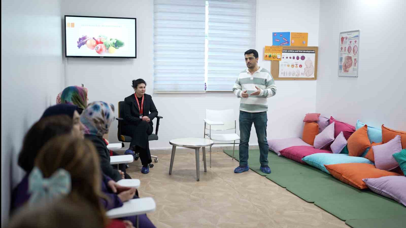 Malatya’da Menopoz Okulu’nda kadın sağlığına yönelik eğitimler sürüyor
Malatya’da Menopoz Okulu’nda kadın sağlığına yönelik eğitimler sürüyor