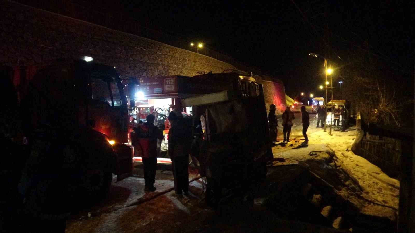 Malatya’da müstakil evde yangın: Mahsur kalan kadın kurtarıldı
