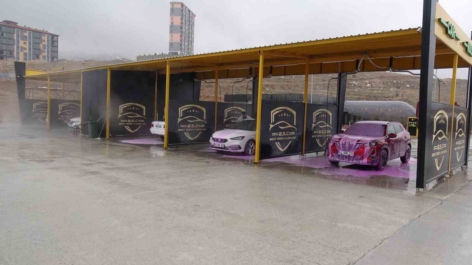 Malatya’da oto yıkamaya renk geldi
