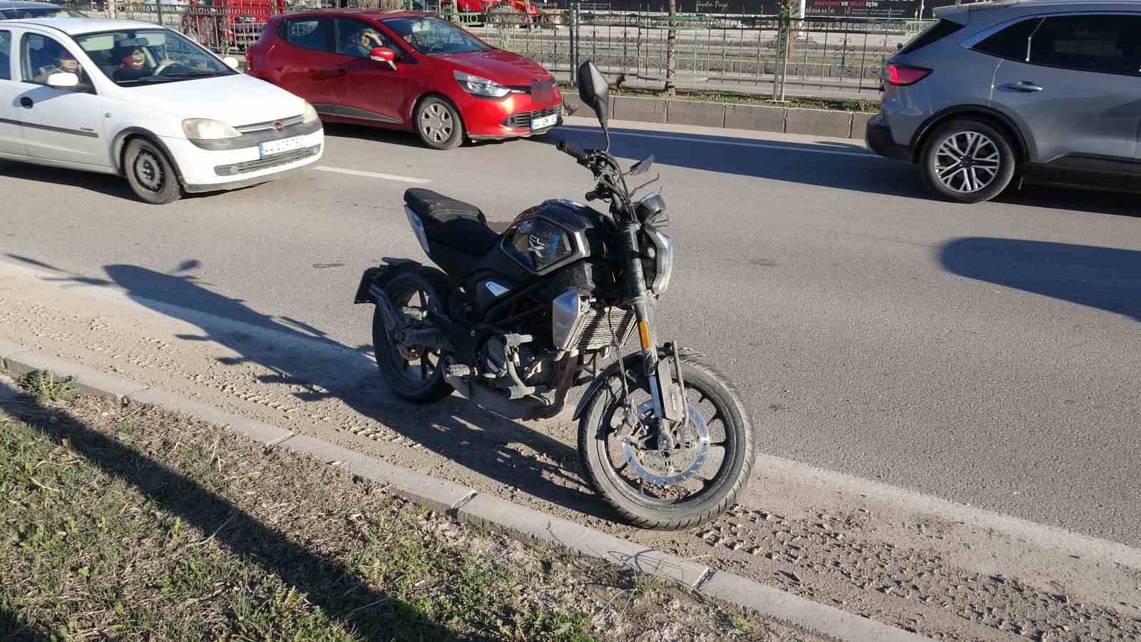 Malatya’da otomobil ile çarpışan motosiklet devrildi: 2 yaralı
