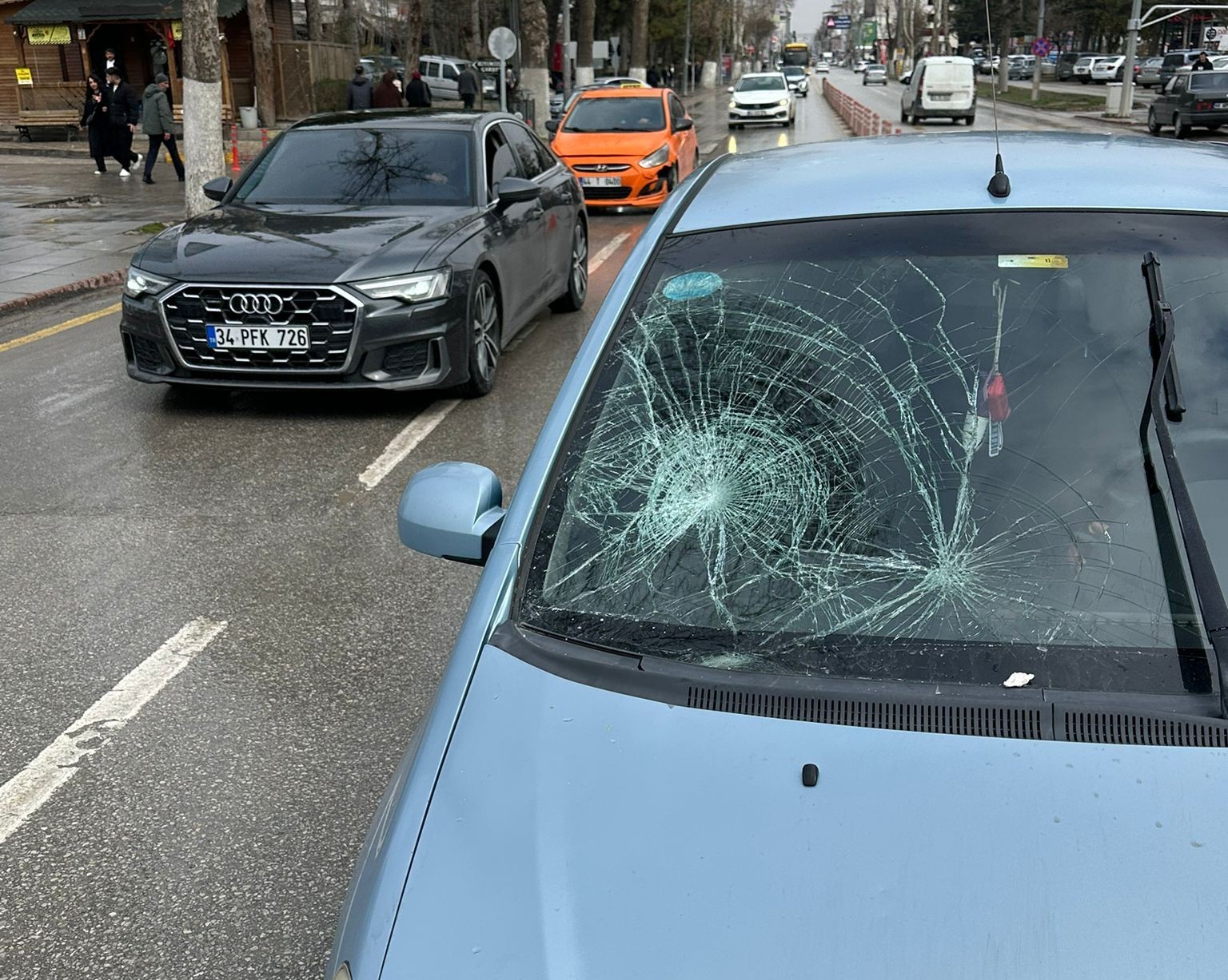 Malatya’da otomobil yayaya çarptı: 2 yaralı
