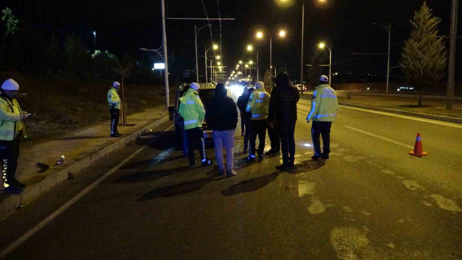 Malatya’da üç aracın karıştığı kazada 4 kişi yaralandı
