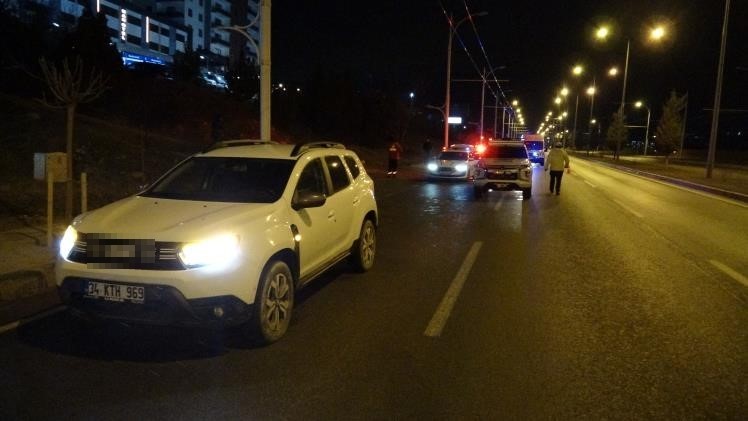 Malatya’da üç aracın karıştığı kazada 4 kişi yaralandı
