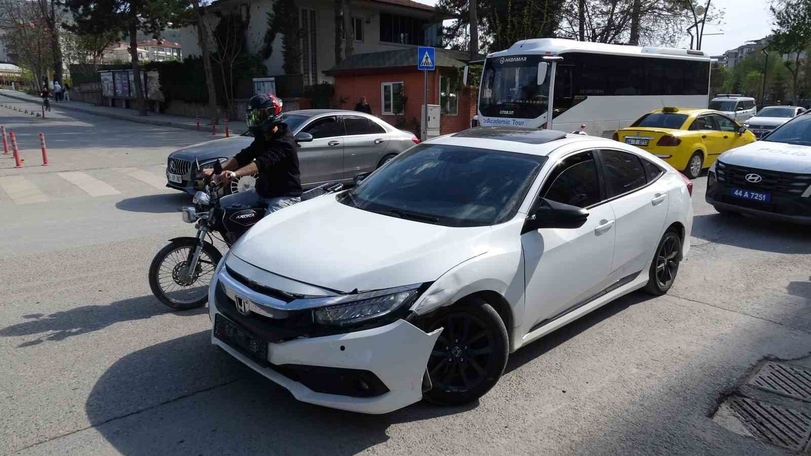 Malatya’da yunus timleri kaza yaptı: 2 polis yaralı
