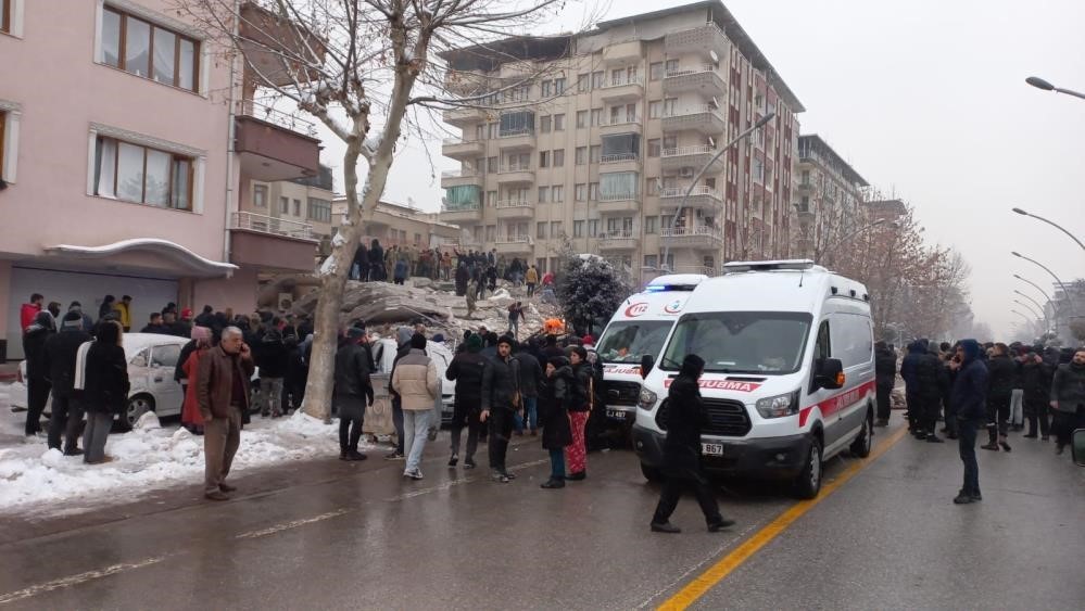 Malatya’daki Sancak Apartmanı davasında 5 sanığa hapis cezası
