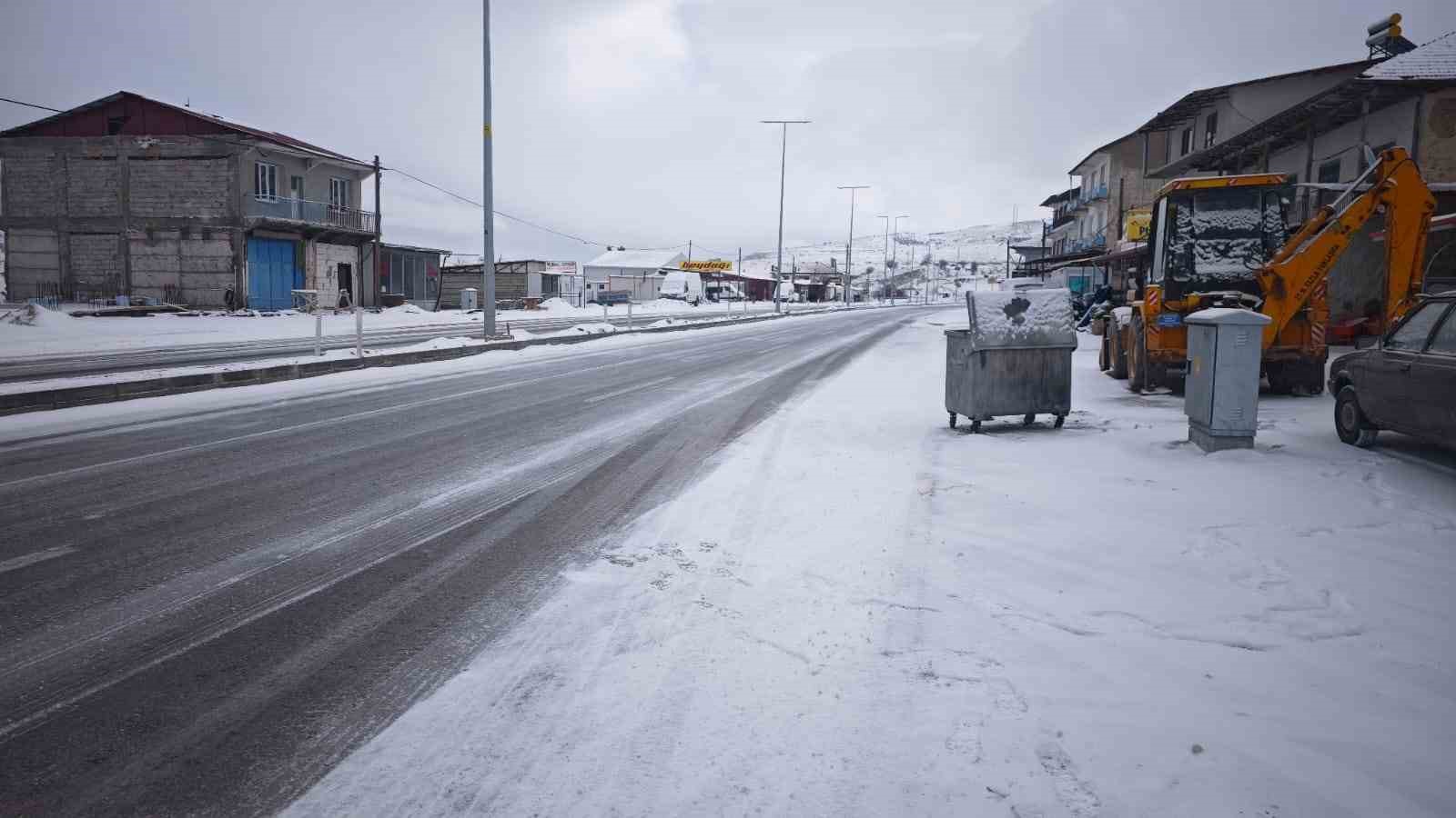 Malatya’nın yüksek kesimlerinde kar yağışı etkili oluyor
