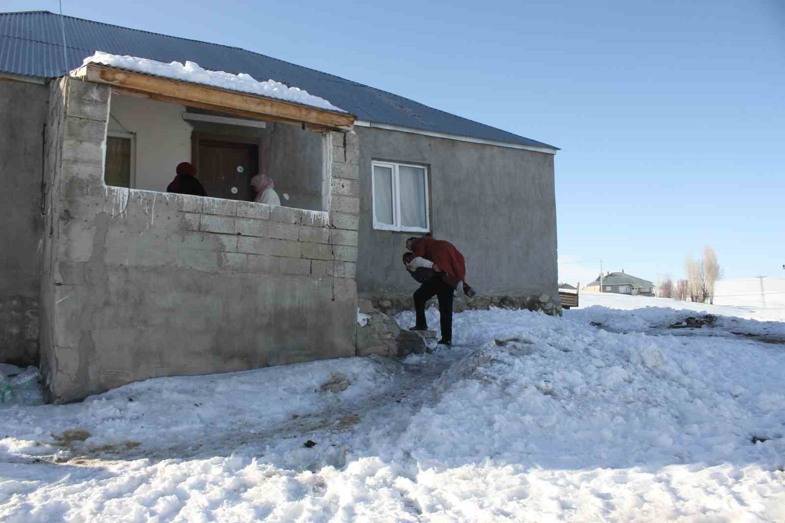 Malazgirt’te engelli bireylerin yüreğini ısıtan destek
