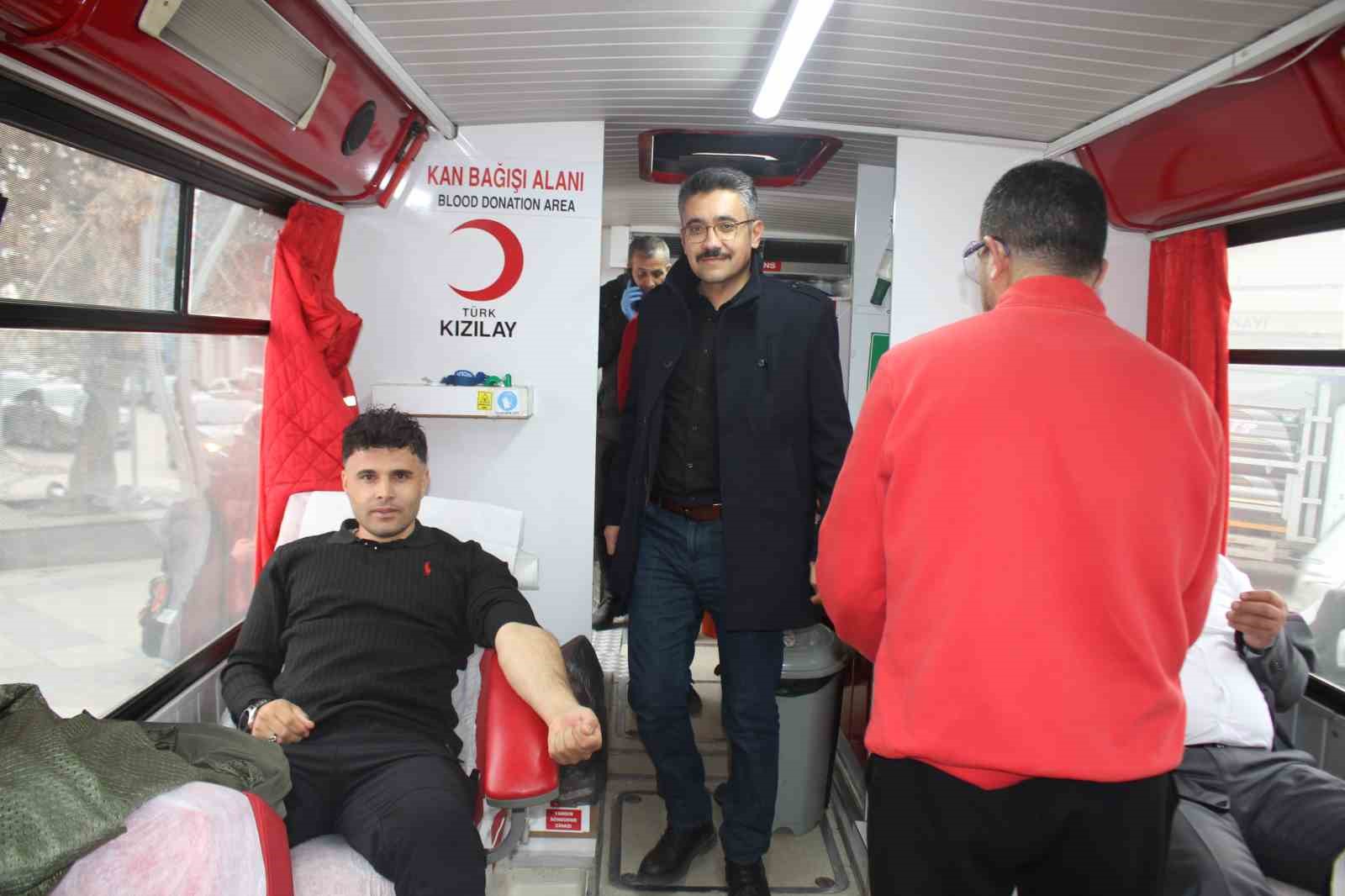 Malazgirt’te kan bağışı kampanyasına yoğun ilgi
