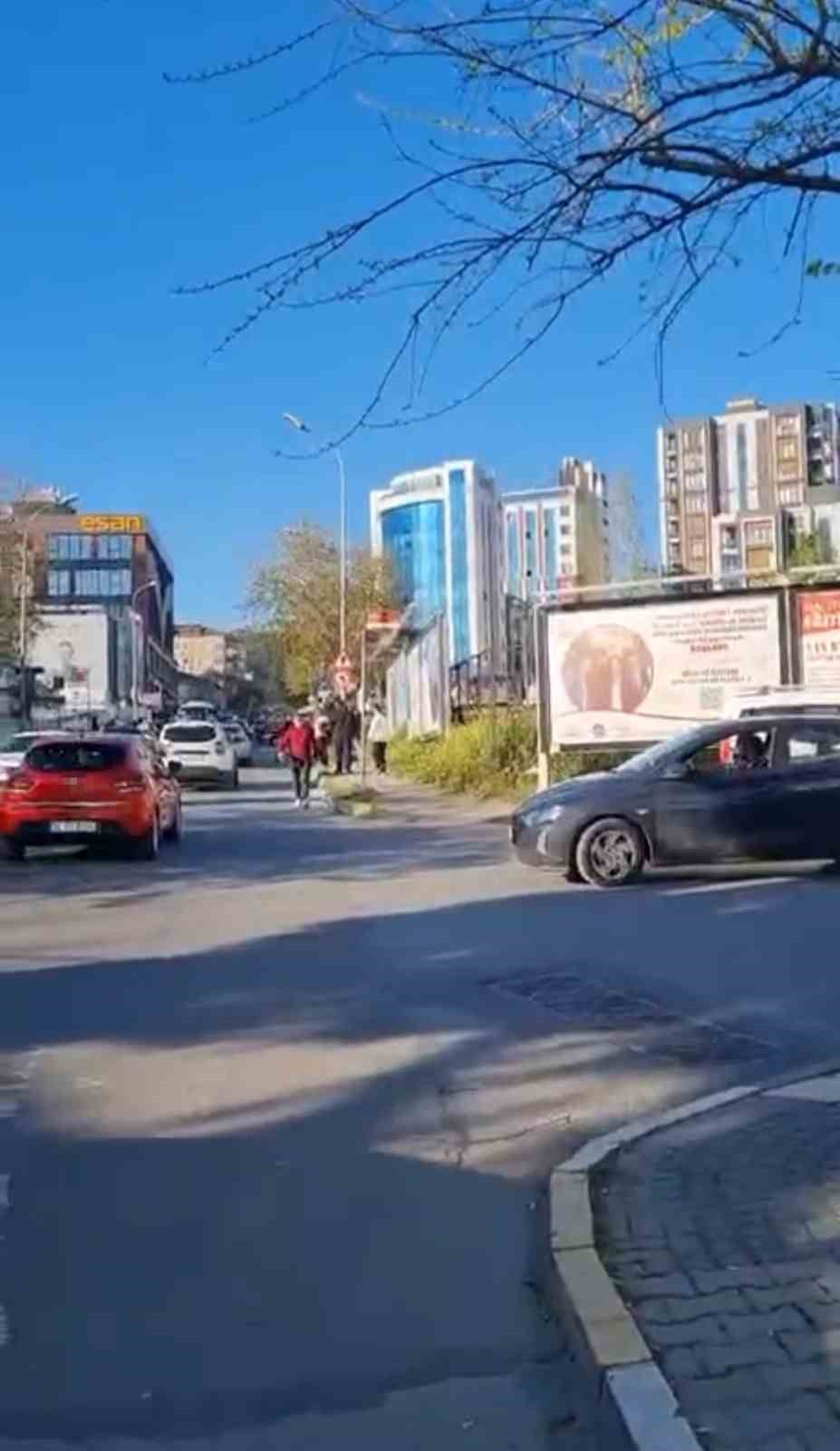 Maltepe’de sürücüyü darbedip motosikletine el koydular
