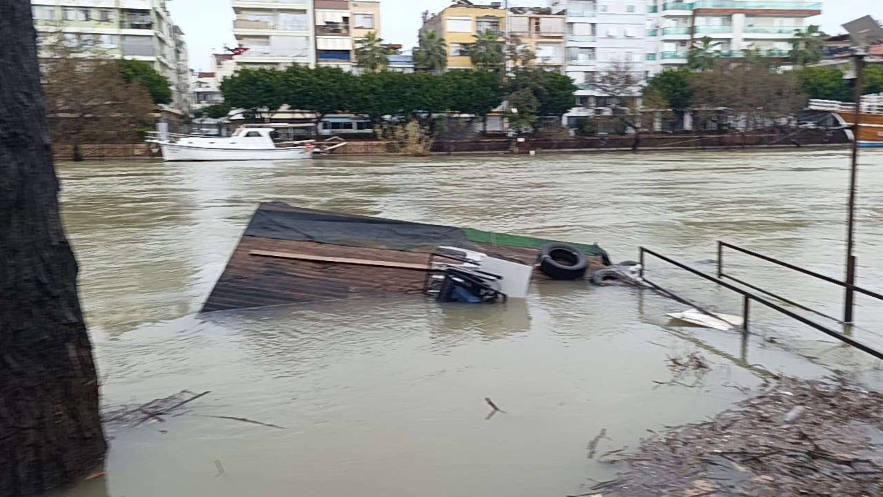 Manavgat ırmağında  yağmur alarmı
