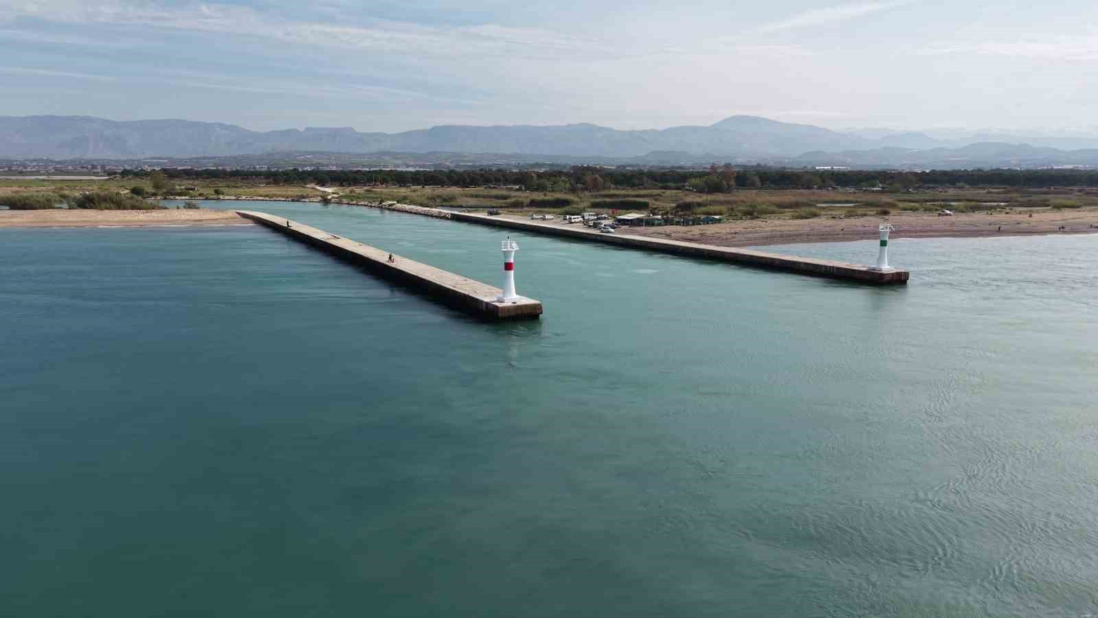 Manavgat mendirekte bulunan 2 deniz feneri yenilendi
