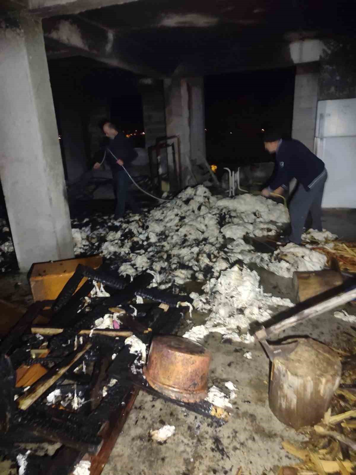 Manavgat’ta ardiye yangını korkuttu
