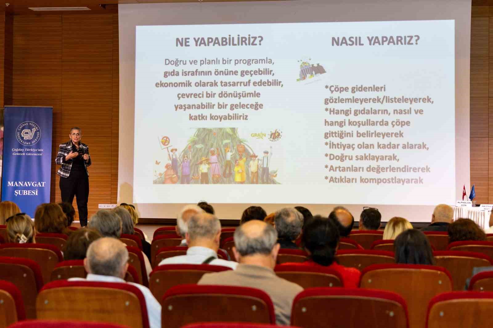 Manavgat’ta "Çevreye Katkı, Aile Bütçemize Katkı" etkinliği düzenlendi
