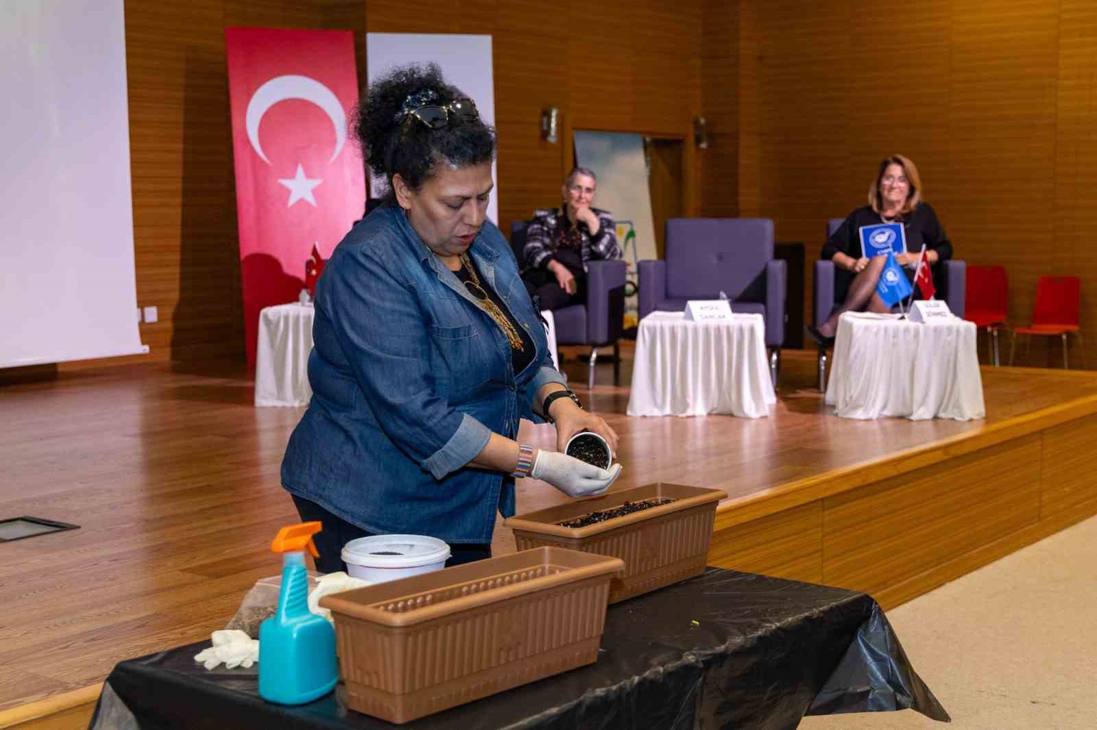 Manavgat’ta "Çevreye Katkı, Aile Bütçemize Katkı" etkinliği düzenlendi
