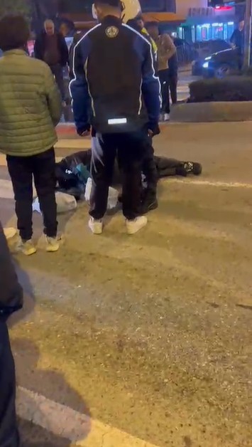 Manavgat’ta motosikletin çarptığı yaya ağır yaralandı
