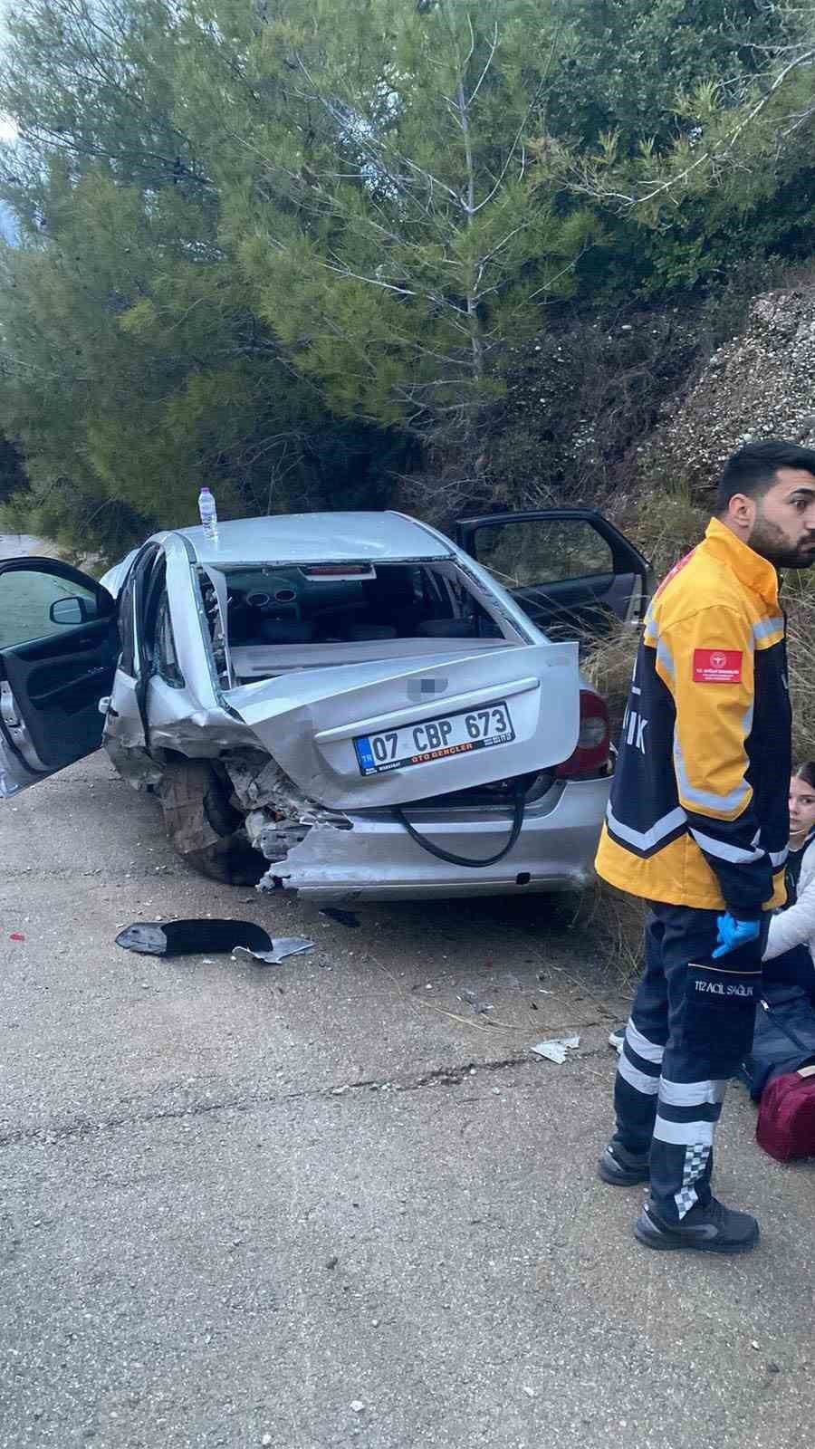 Manavgat’ta zincirleme kaza: 2 yaralı
