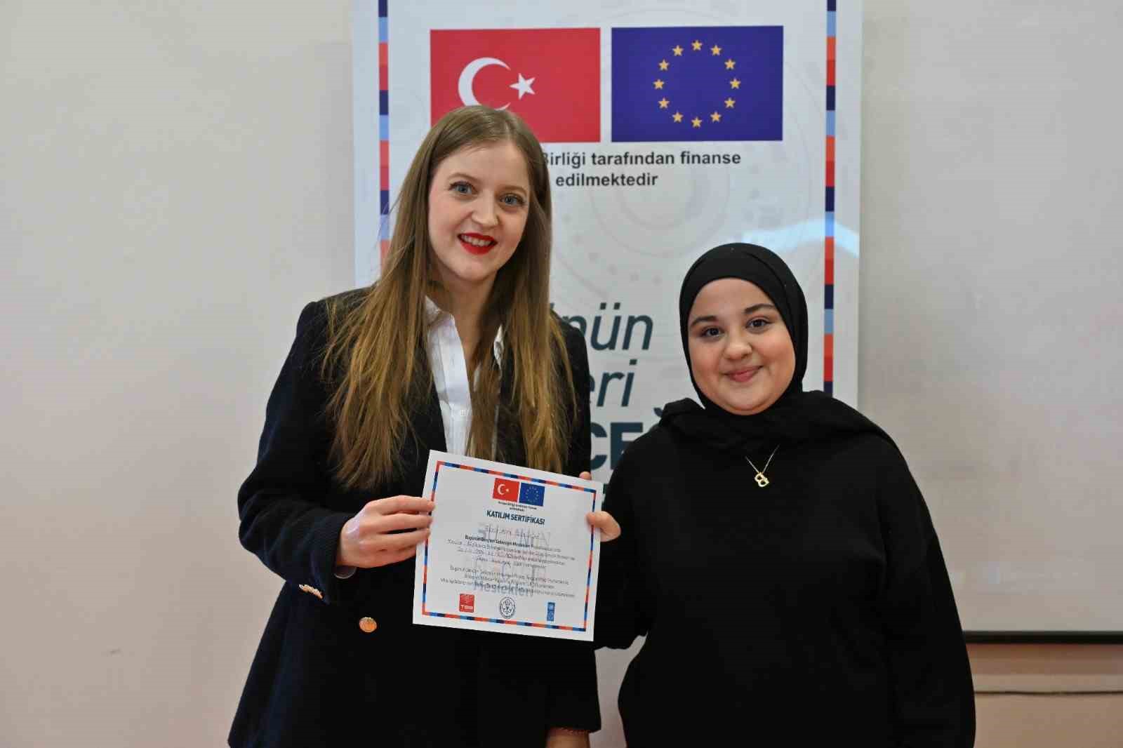 Manisa Büyükşehir Belediyesinden gençlere dijital gelecek vizyonu
